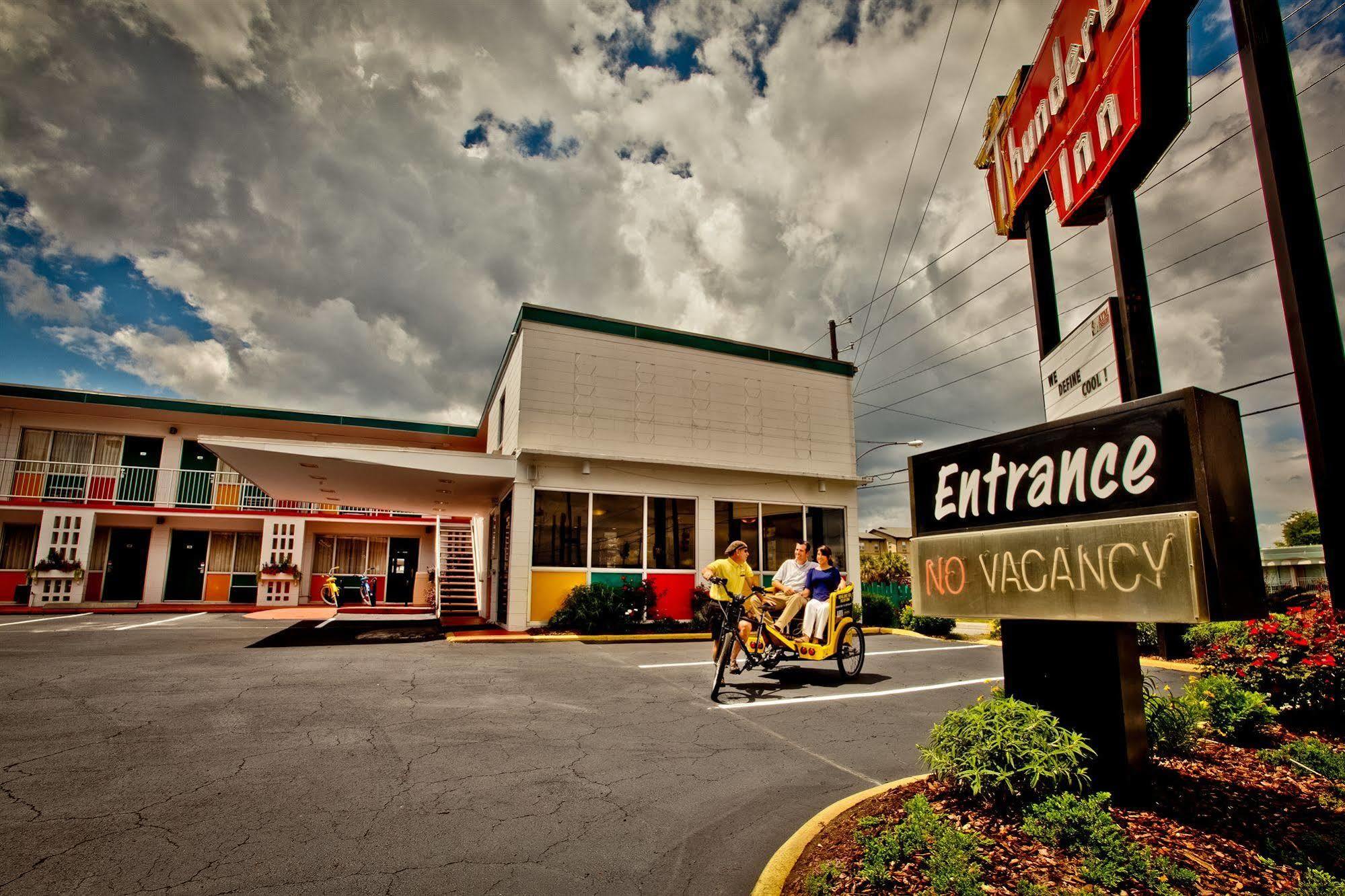 The Thunderbird Inn Savannah Exterior foto